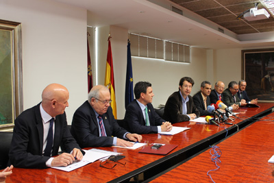 70364-20150413 firma convenio ayuntamientos UNAI 2
