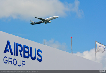 Airbus SINGAPORE_AIRSHOW-2016_-FLYING_DISPLAY-002