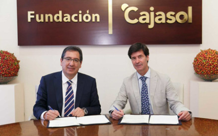 Antonio-Pulido-presidente-Fundacion-Cajasol-Miguel-Rus-CES-Firma-convenio-1080x675