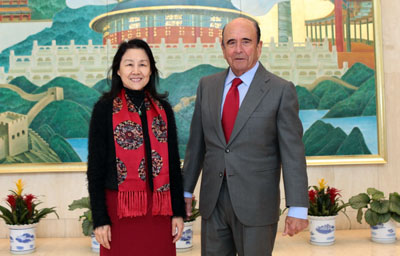 China autoriza la compra a Santander