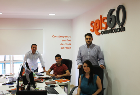 El equipo de Seis60 en sus oficinas situadas en el centro de Sevilla