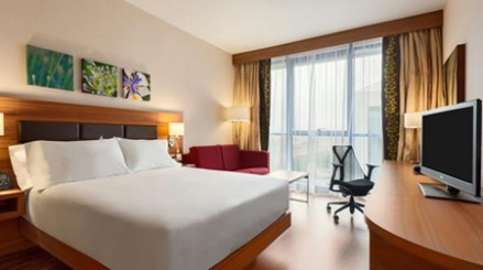 HGI_Malaga_Spain_King_GuestRoom_FP
