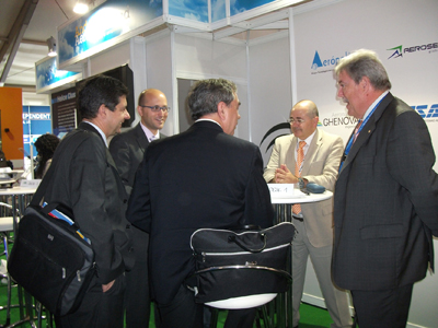 Las empresas aeroespaciales andaluzas cierran acuerdos en Farnborough