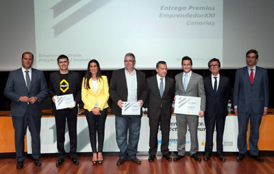 Los emprendedores ganadores junto los finalistas, en el acto de entrega del Premio EmprendedorXXI