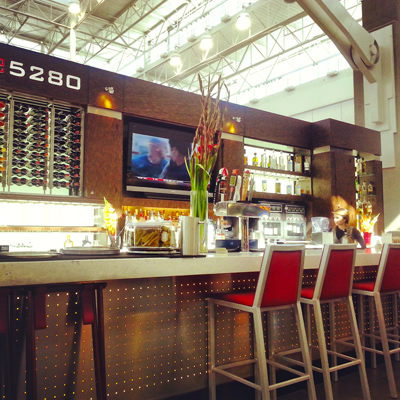 Lounge 5280 - Aeropuerto Internacional de Denver 4